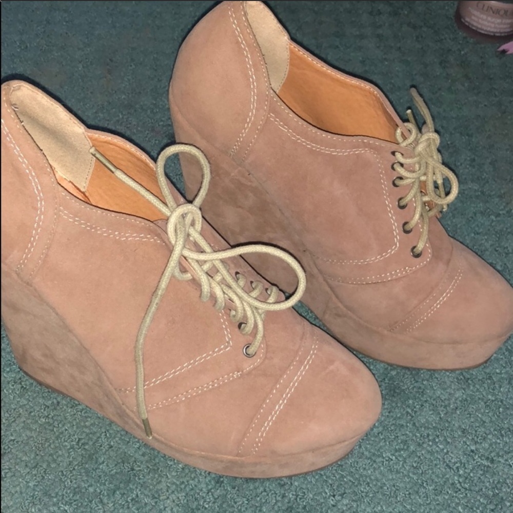 traffic wedge heel boots